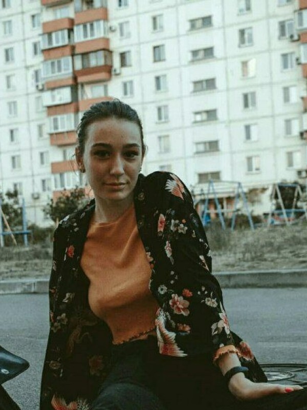 Лизка привлекательная девушка из Мангуша цена от 3000 руб