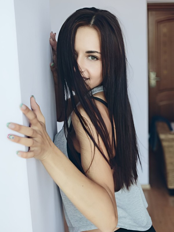 Аня привлекательная девушка из Мангуша цена от 10000 руб